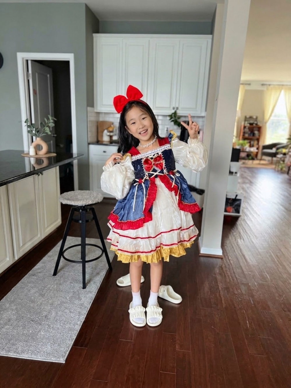 Girls Snow White Princess Costume Set w/ Headband (Fits 150cm)